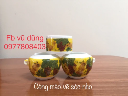 cóng mào dáng chum vẽ nho sóc nền vàng