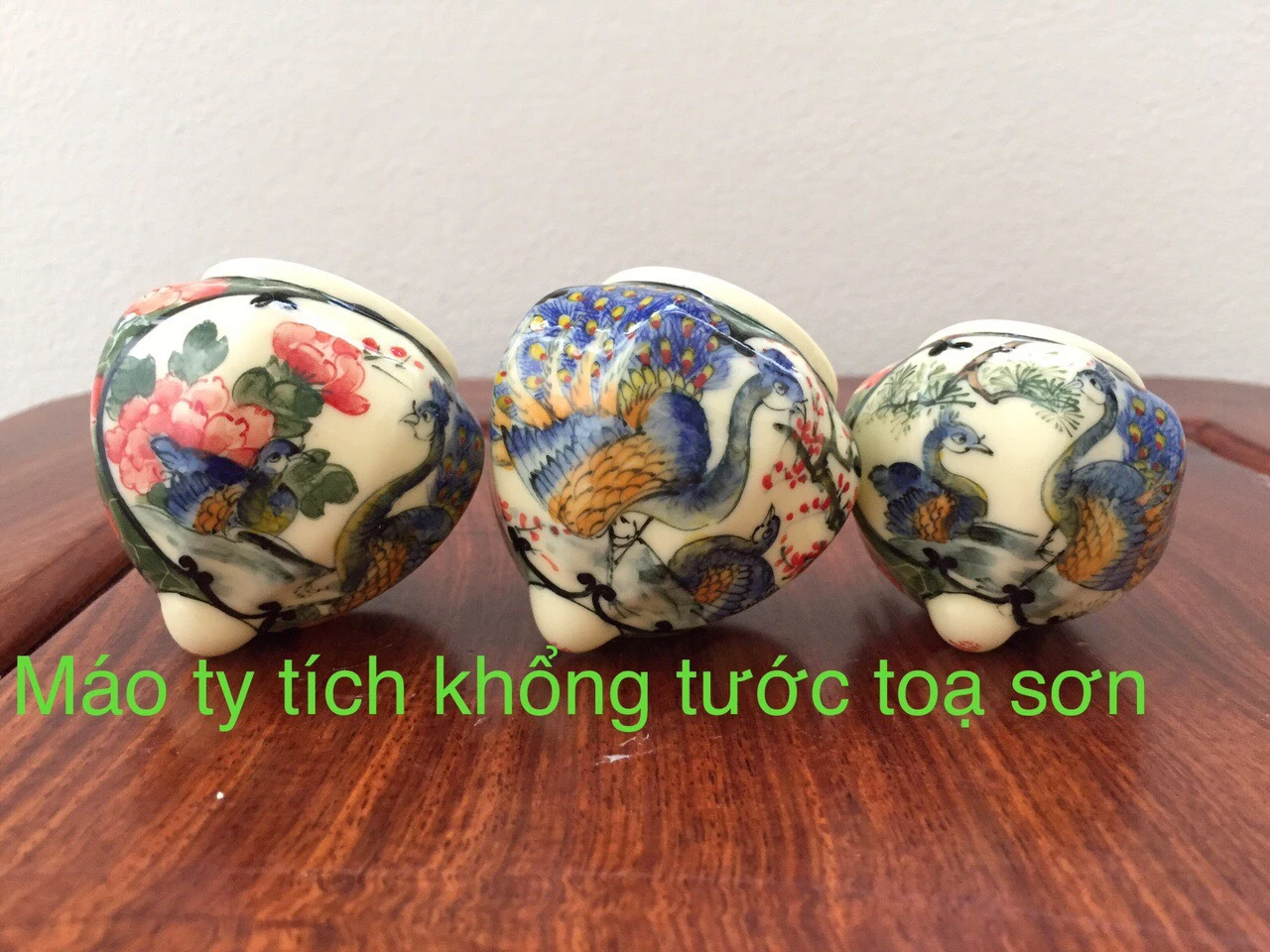 cóng mào dáng ty vẽ tích khổng tước toạ sơn men ngà
