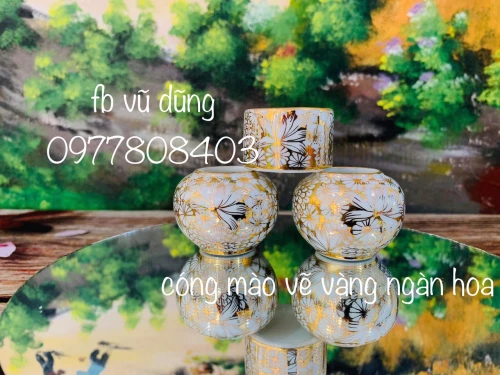 cóng mào vẽ vàng kim ngàn hoa đua nở